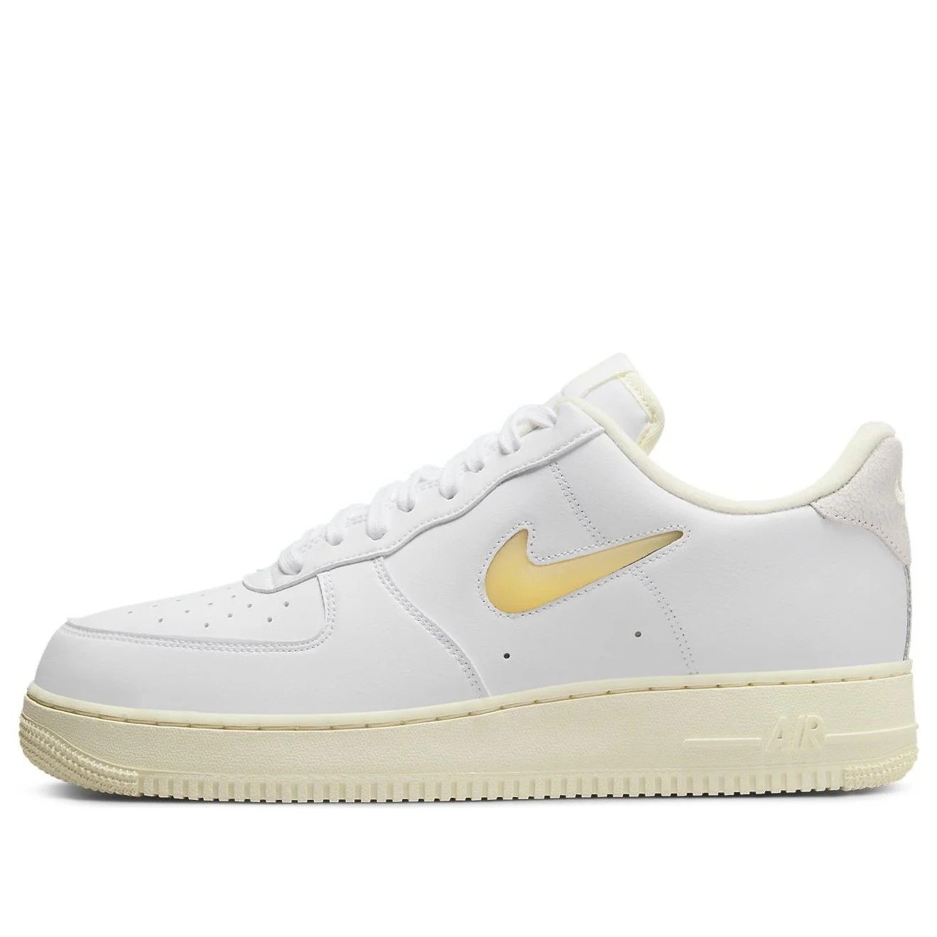 Nike Air Force 1 ’07 LX ‘Pale Vanilla’ DC8894-100
